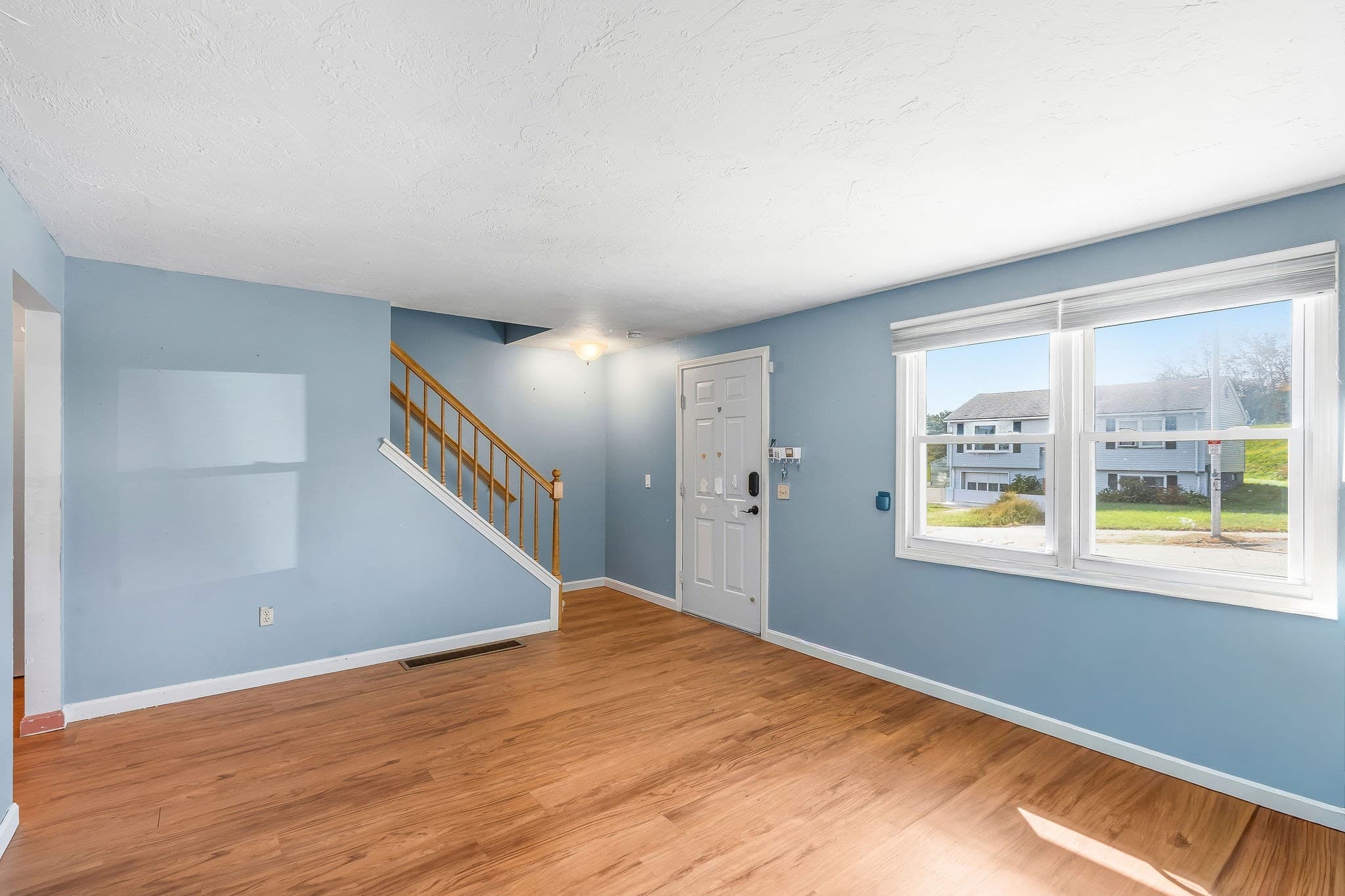 Single Family Residence at 27A Timrod Dr, Worcester MA 01603, Worcester, photo 8 of 25
