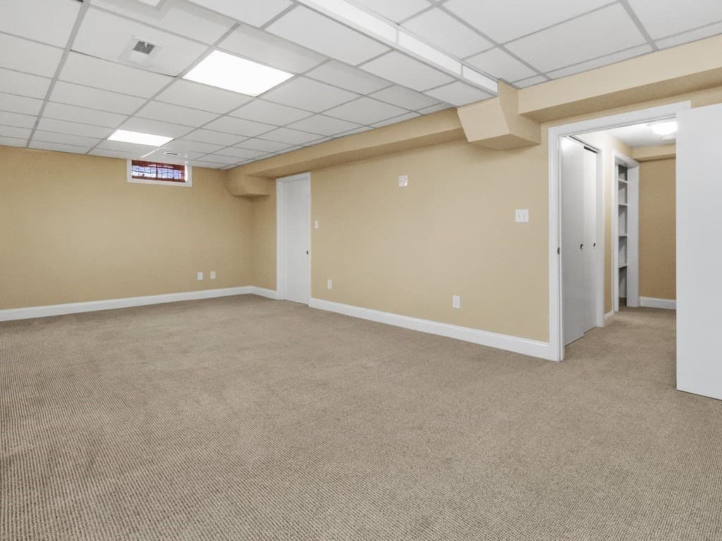 Condominium at 33 Auburn St # 2, Waltham MA 02453, Waltham, photo 22 of 37