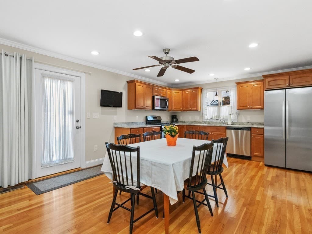 Condominium at 33 Auburn St # 2, Waltham MA 02453, Waltham, photo 7 of 37