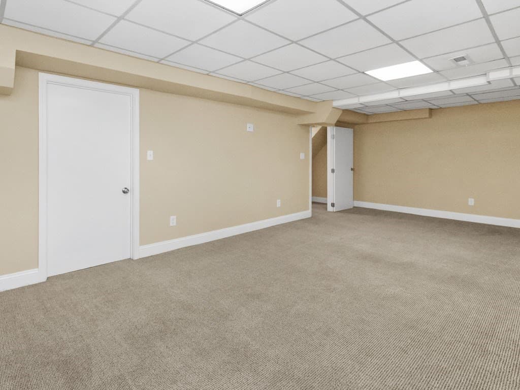 Condominium at 33 Auburn St # 2, Waltham MA 02453, Waltham, photo 24 of 37