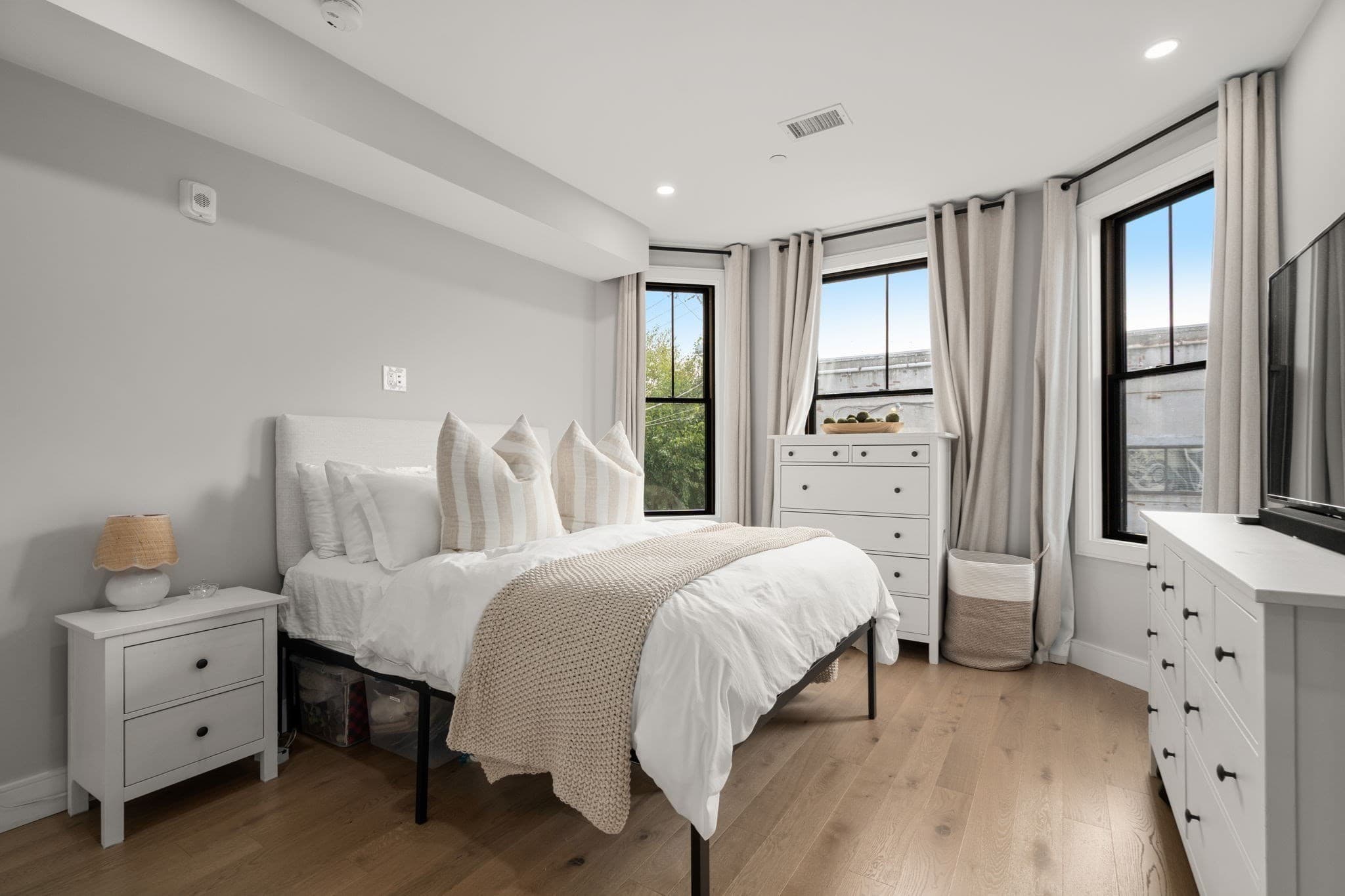 Condominium at 70 Shawsheen # 2, Boston MA 02128, Boston, photo 16 of 31