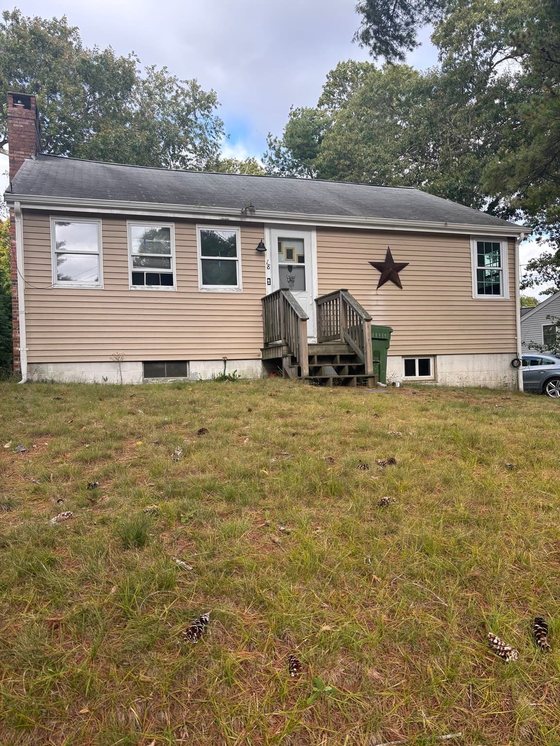 18 Buzzards Bay Dr, Plymouth MA 02360