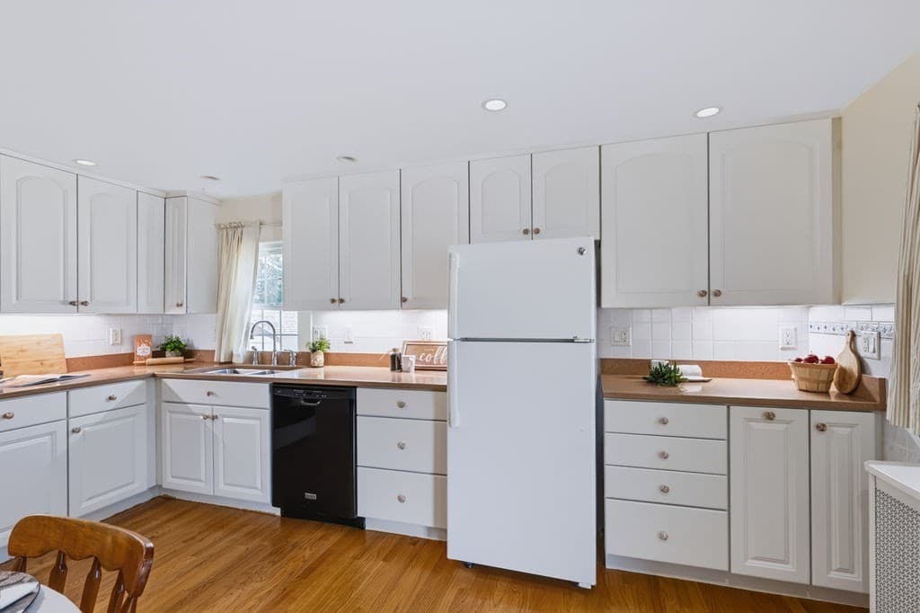 Single Family Residence at 25 Hillcrest Ave, Beverly MA 01915, Beverly, photo 18 of 35