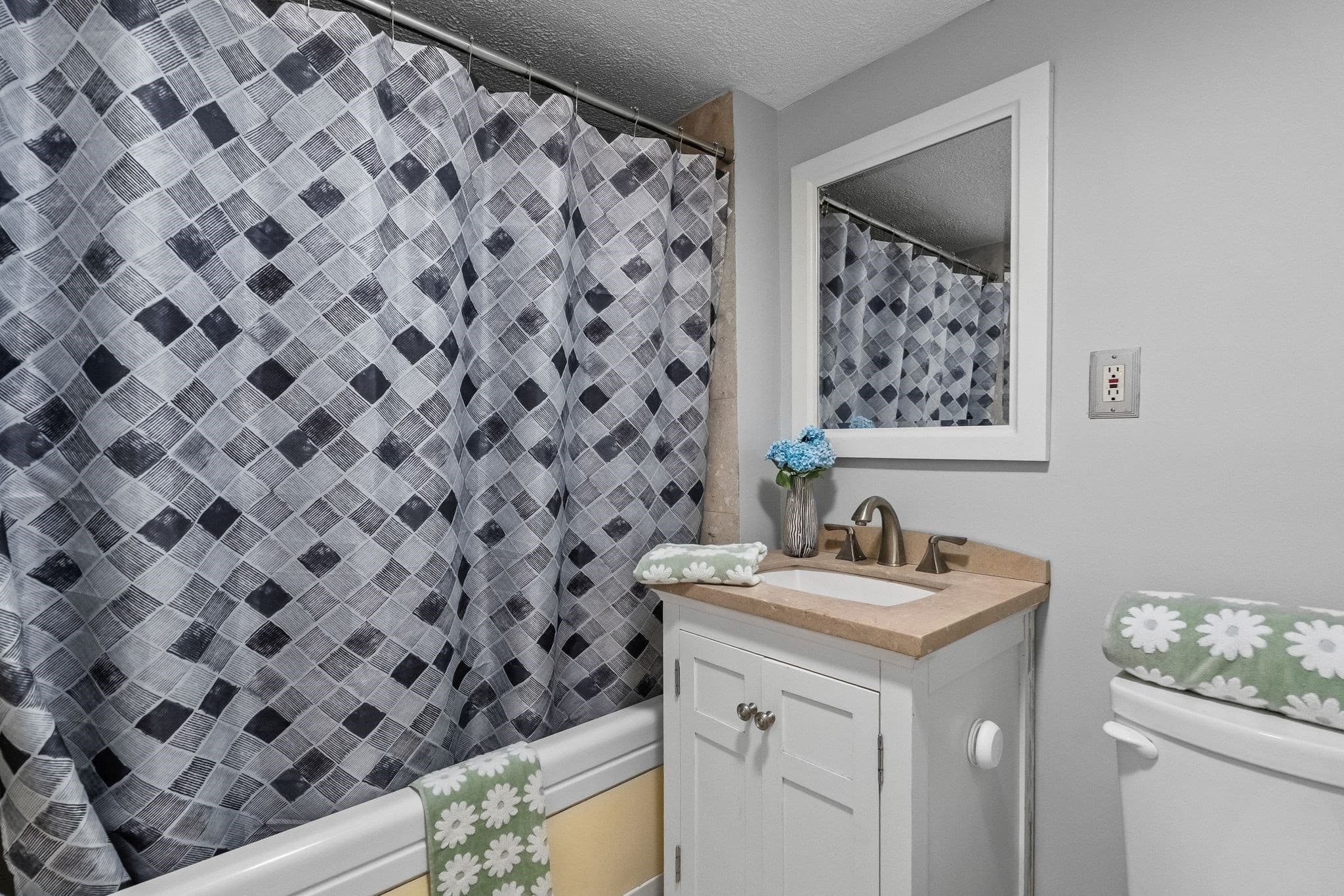 Single Family Residence at 107 Glenellen, Boston MA 02132, Boston, photo 19 of 27