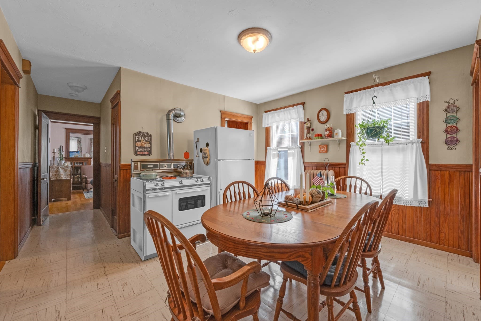 3 Family at 28 Crystal St, Worcester MA 01603, Worcester, photo 20 of 42