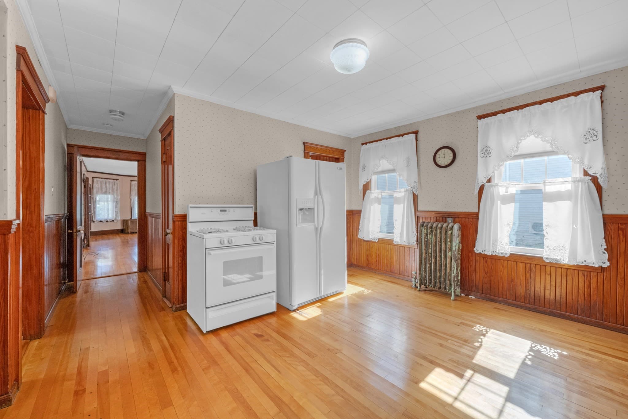 3 Family at 28 Crystal St, Worcester MA 01603, Worcester, photo 9 of 42