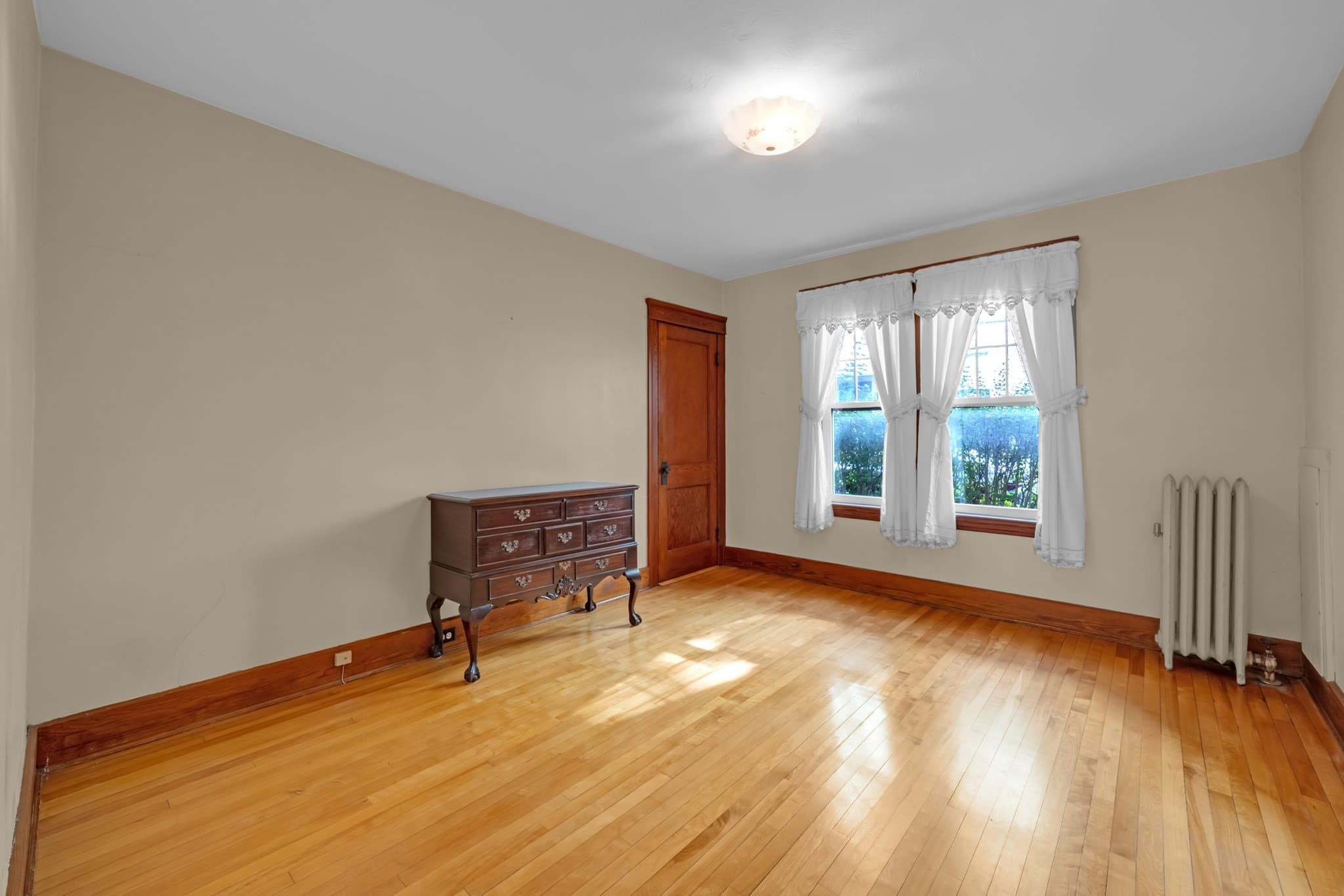 3 Family at 28 Crystal St, Worcester MA 01603, Worcester, photo 10 of 42