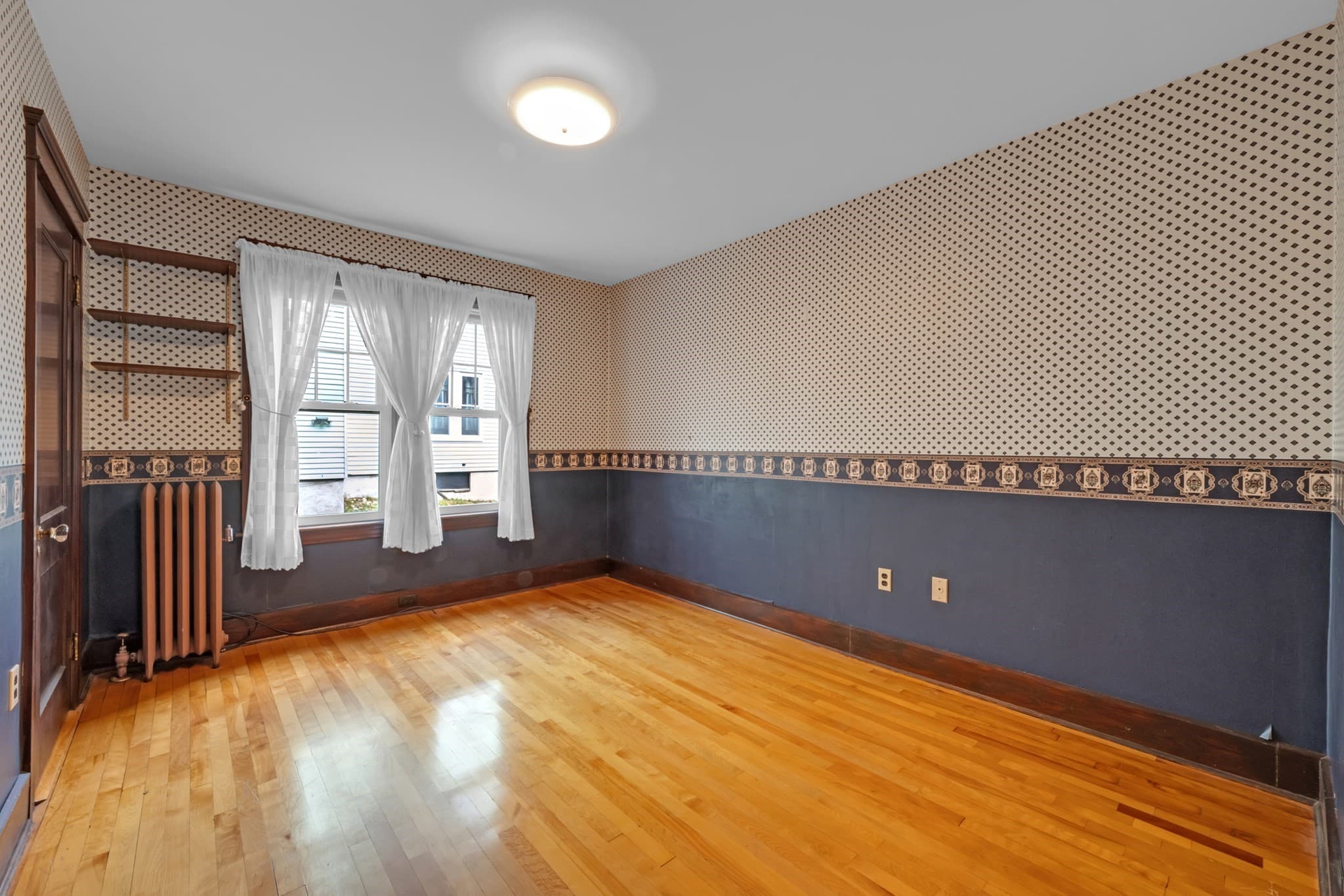 3 Family at 28 Crystal St, Worcester MA 01603, Worcester, photo 18 of 42
