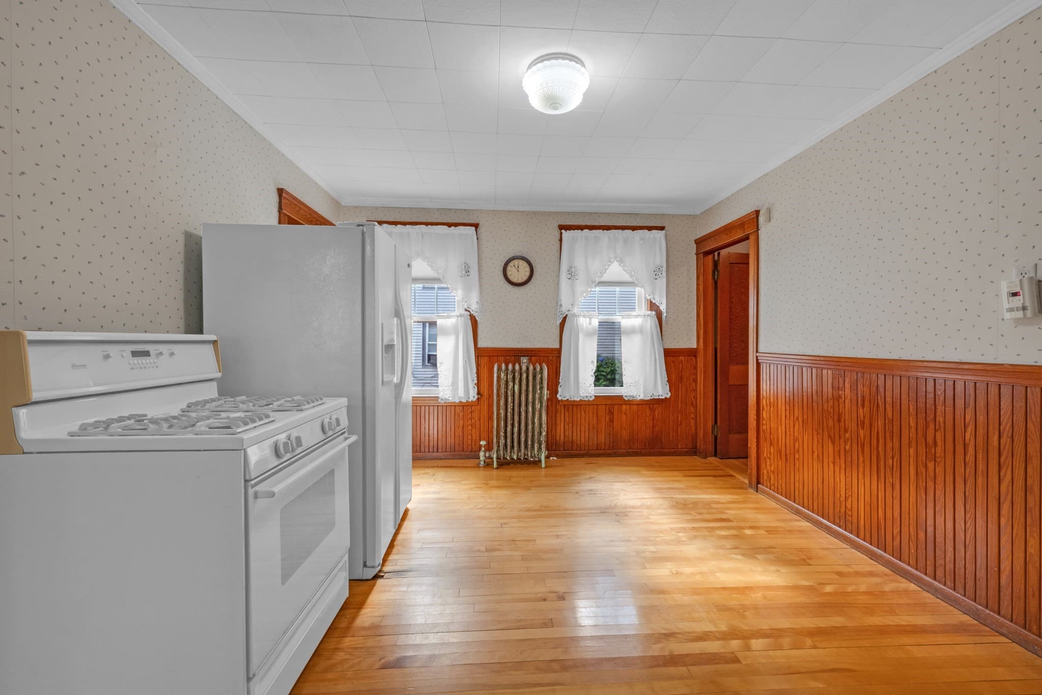 3 Family at 28 Crystal St, Worcester MA 01603, Worcester, photo 19 of 42