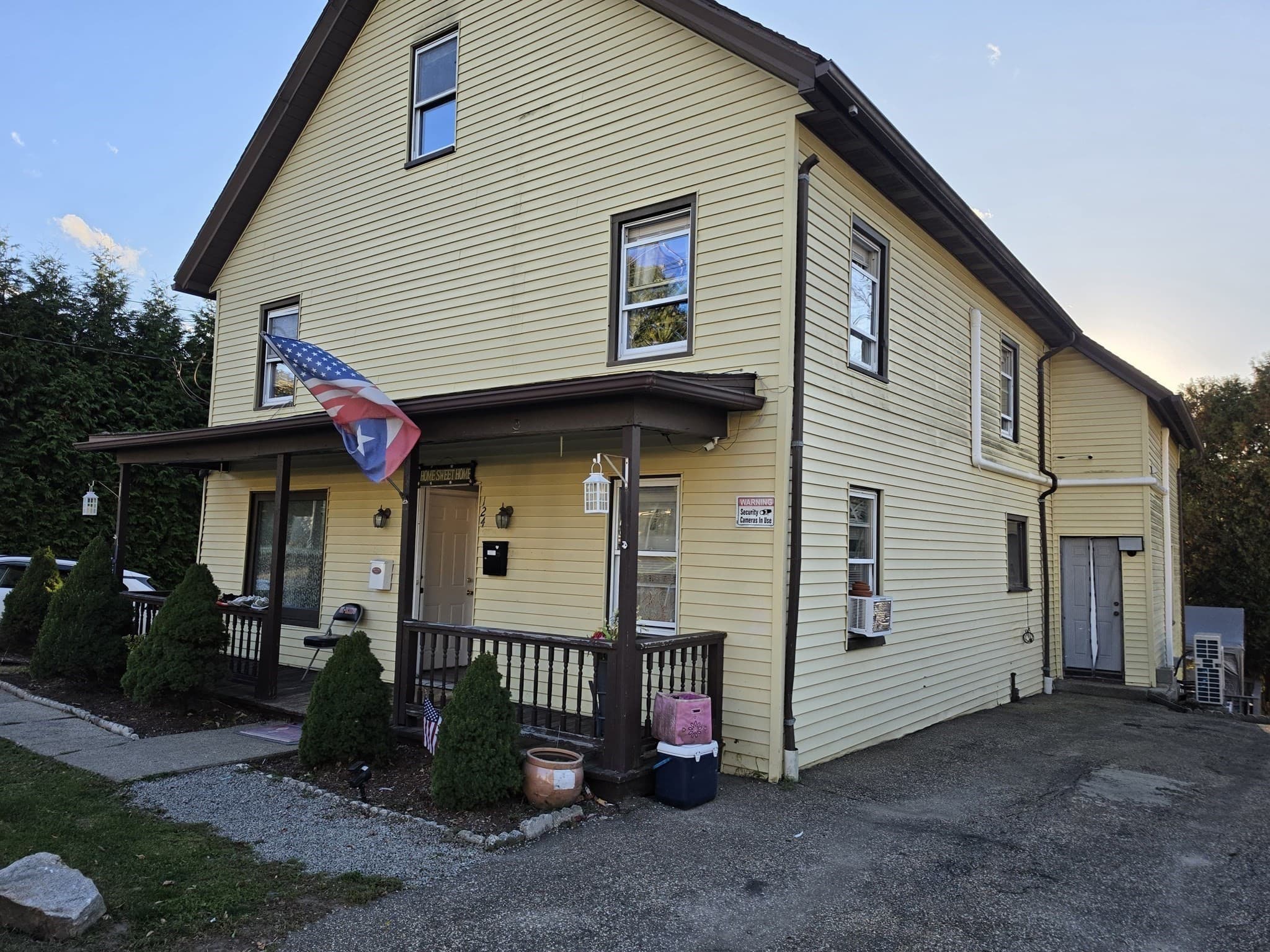 Multi Family at 124 Pleasant St, Leicester MA 01524, Leicester, photo 2 of 42