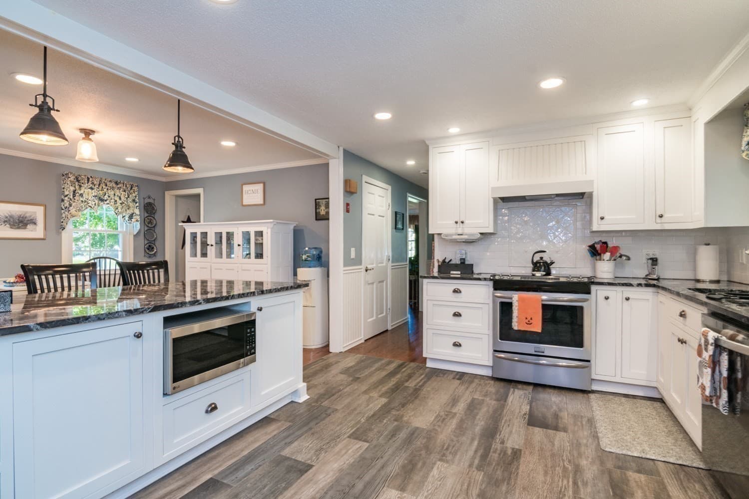 Single Family Residence at 96 Sweetfern Dr, West Springfield MA 01089, photo 10 of 40