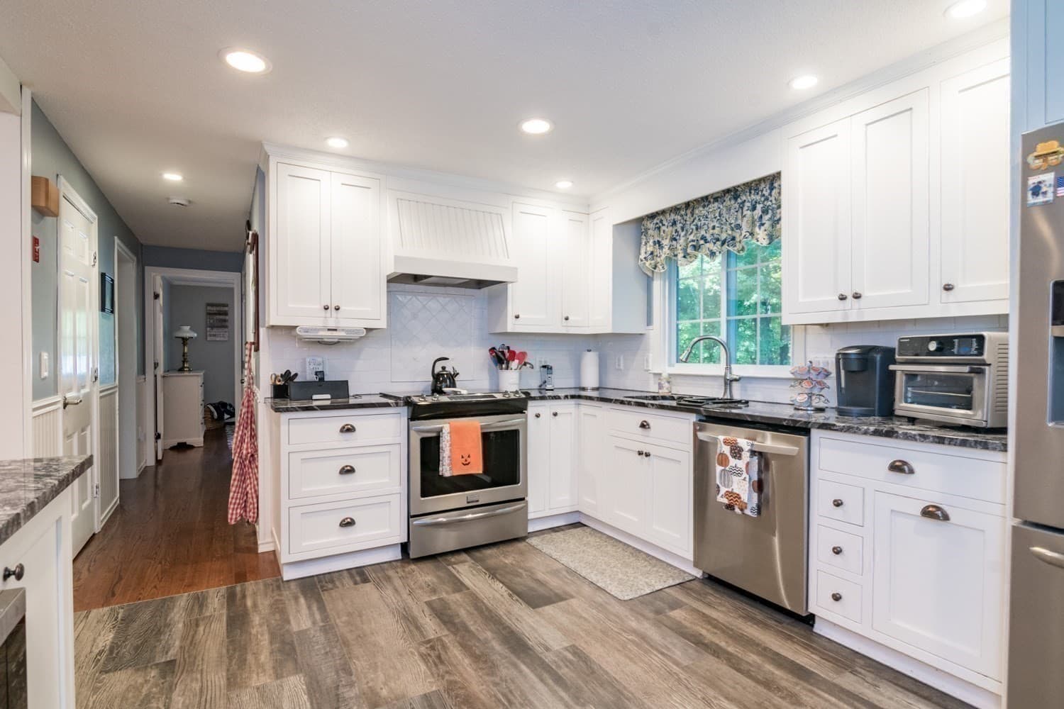 Single Family Residence at 96 Sweetfern Dr, West Springfield MA 01089, photo 11 of 40