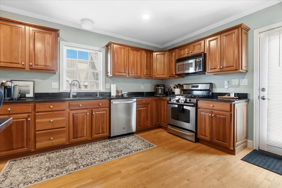Condominium at 146 Adams Street # 2, Waltham MA 02453, Waltham, photo 6 of 26