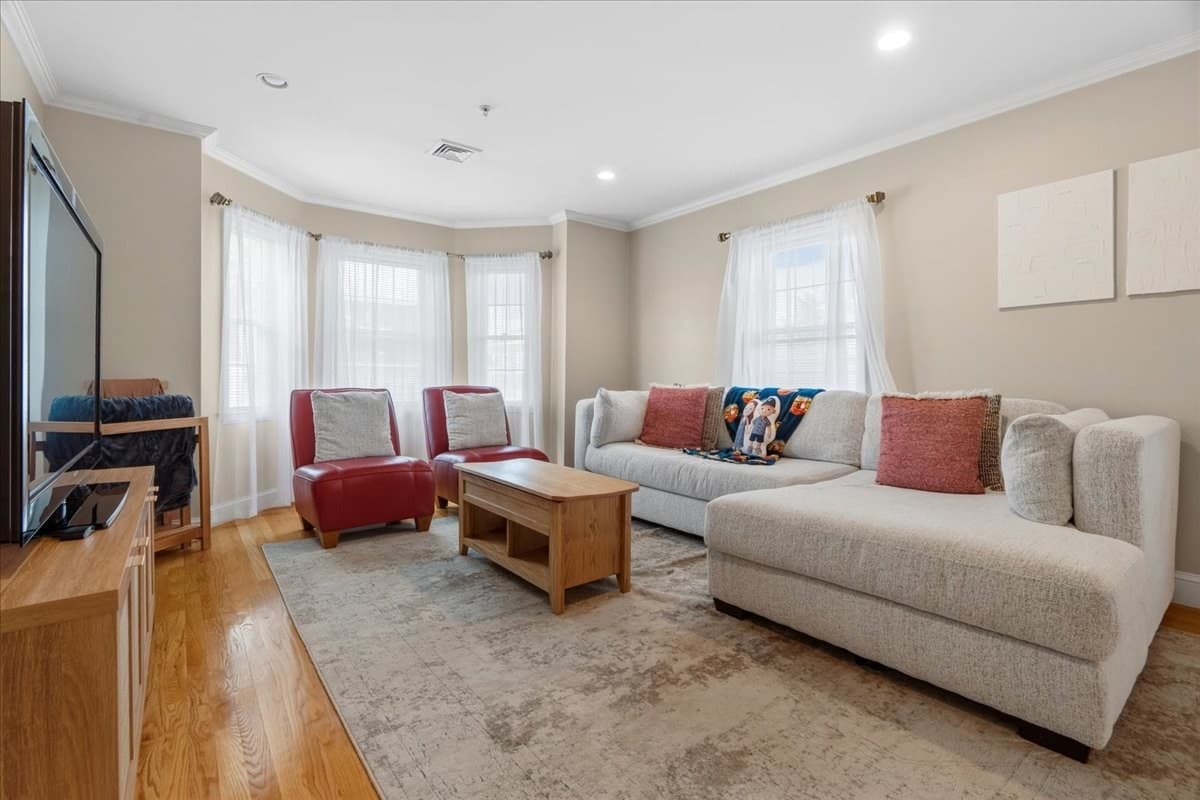 Condominium at 146 Adams Street # 2, Waltham MA 02453, Waltham, photo 3 of 26