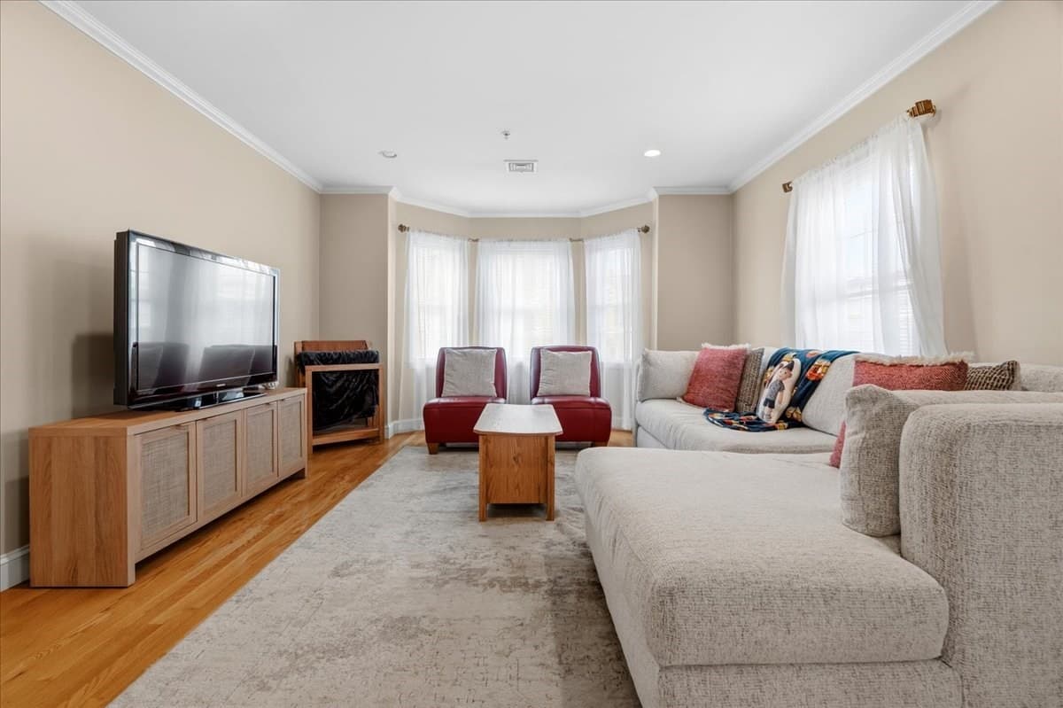 Condominium at 146 Adams Street # 2, Waltham MA 02453, Waltham, photo 4 of 26