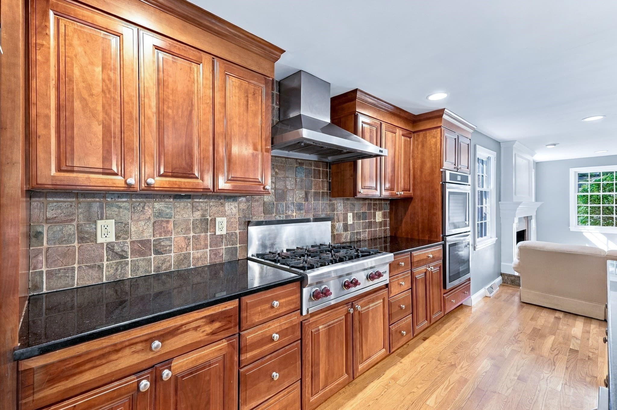 Single Family Residence at 41 Amble Rd, Chelmsford MA 01824, Chelmsford, photo 6 of 32