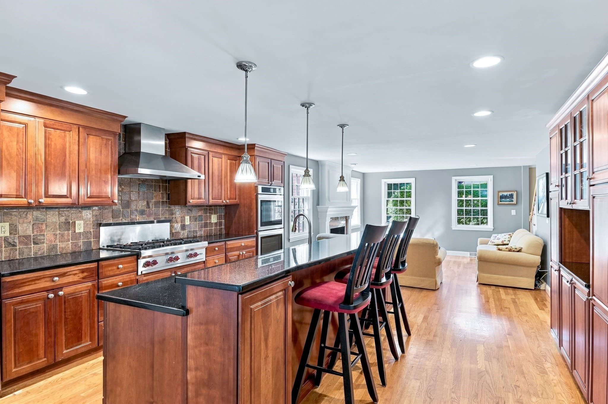 Single Family Residence at 41 Amble Rd, Chelmsford MA 01824, Chelmsford, photo 5 of 32