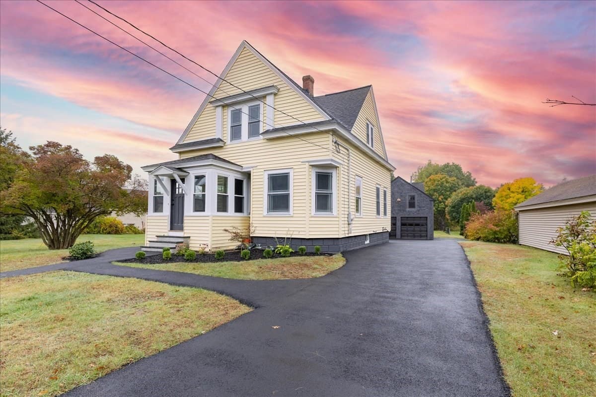 137 Hampshire Rd, Methuen MA 01844