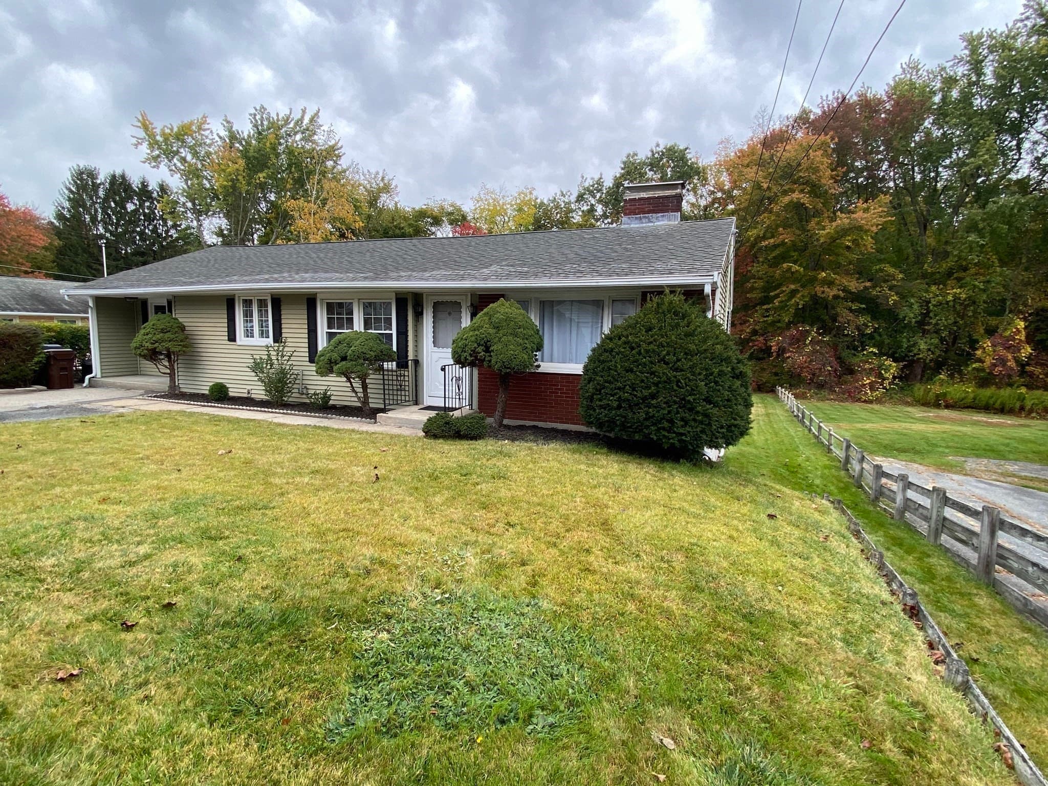 Single Family Residence at 1 Pearl St, Auburn MA 01501, Auburn, photo 3 of 26