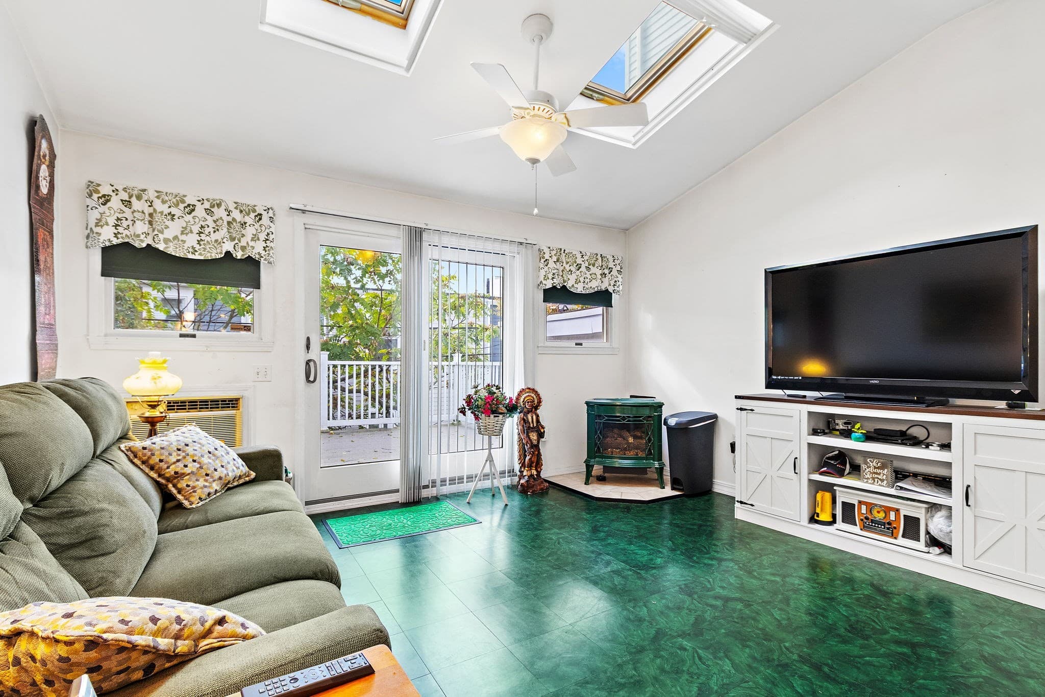 Single Family Residence at 463 E 6th St, Boston MA 02127, Boston, photo 10 of 26