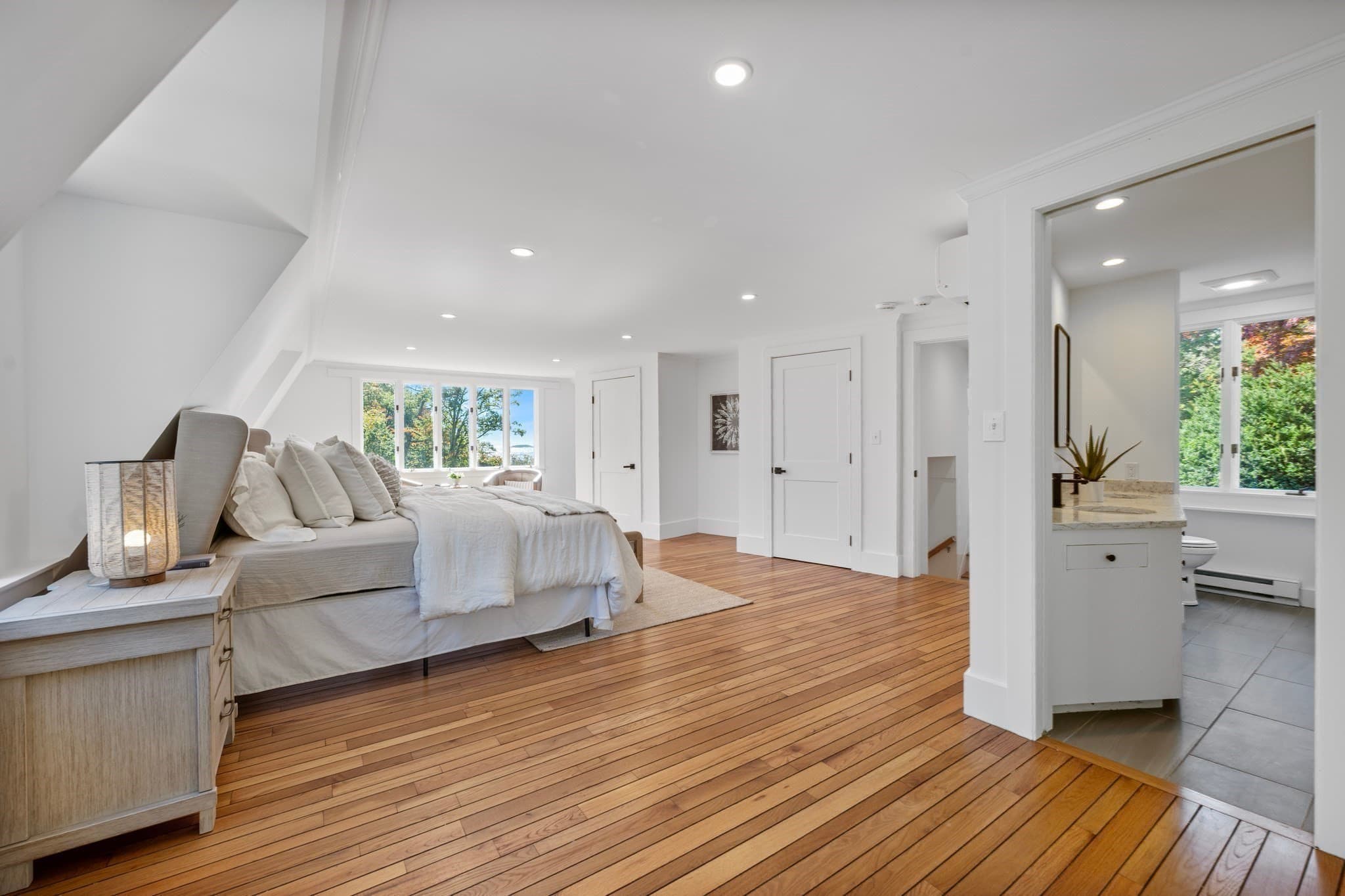 Single Family Residence at 500 Summer St, Manchester MA 01944, photo 15 of 40