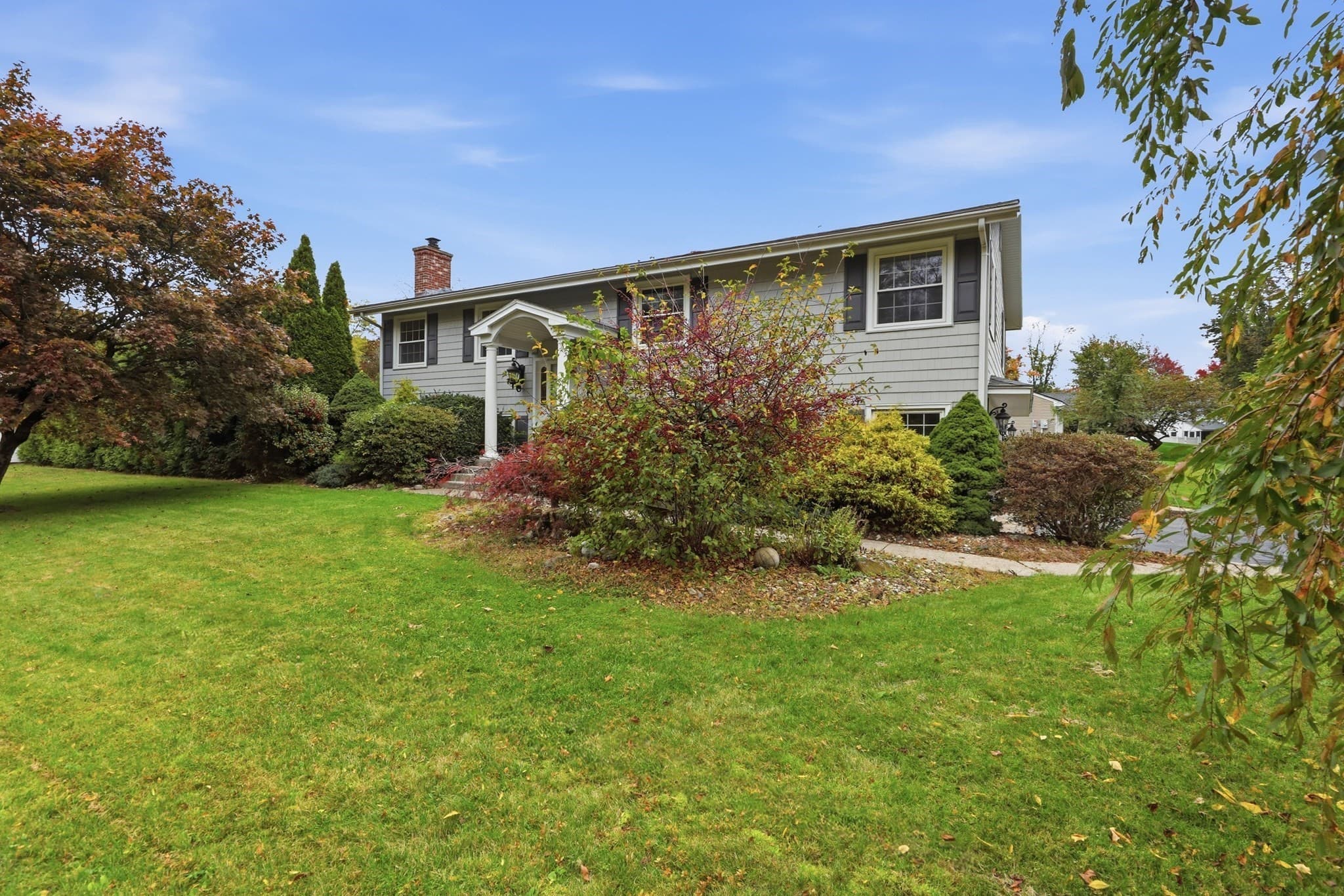 Single Family Residence at 684 Maple Rd, Longmeadow MA 01106, photo 3 of 42