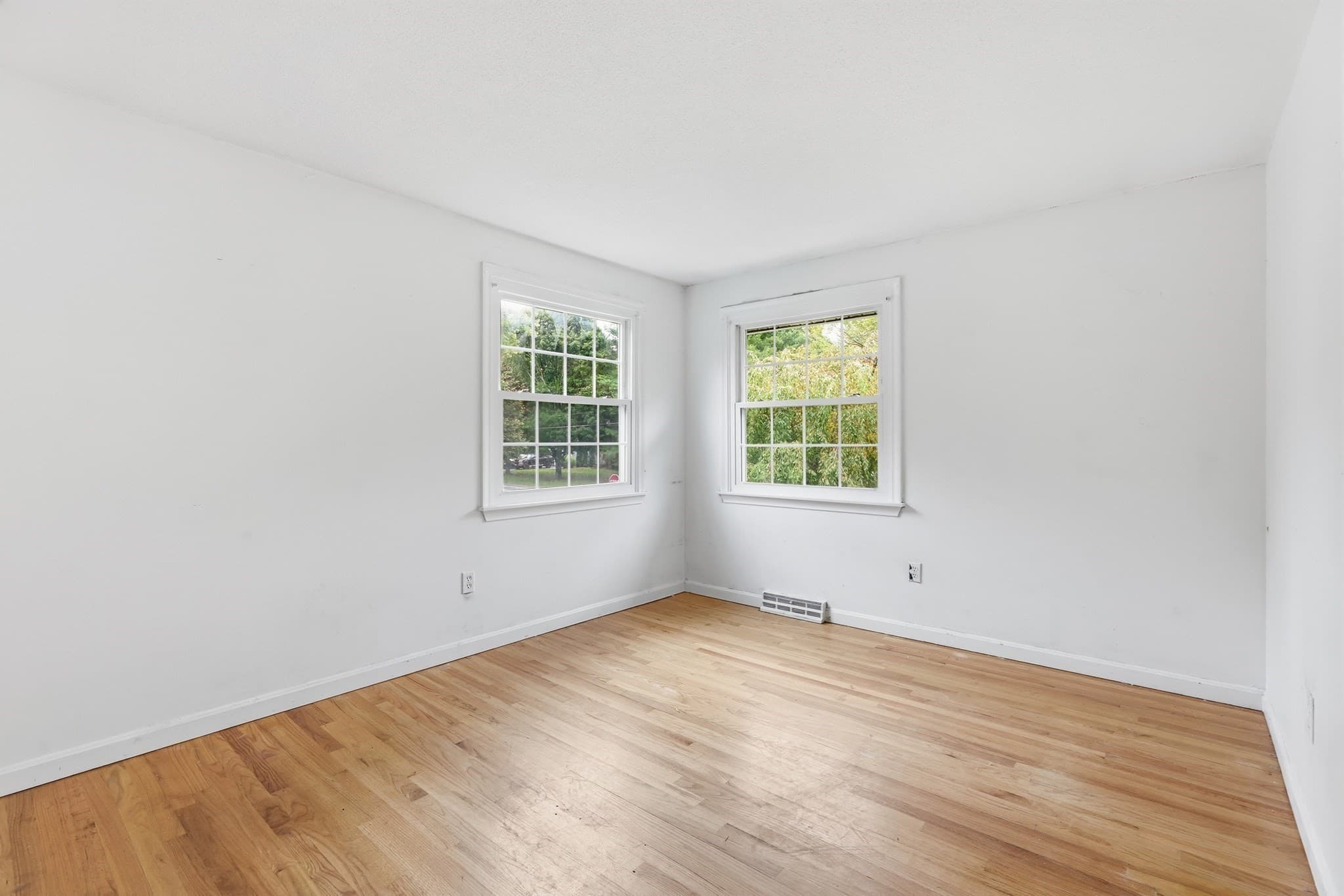Single Family Residence at 684 Maple Rd, Longmeadow MA 01106, photo 20 of 42
