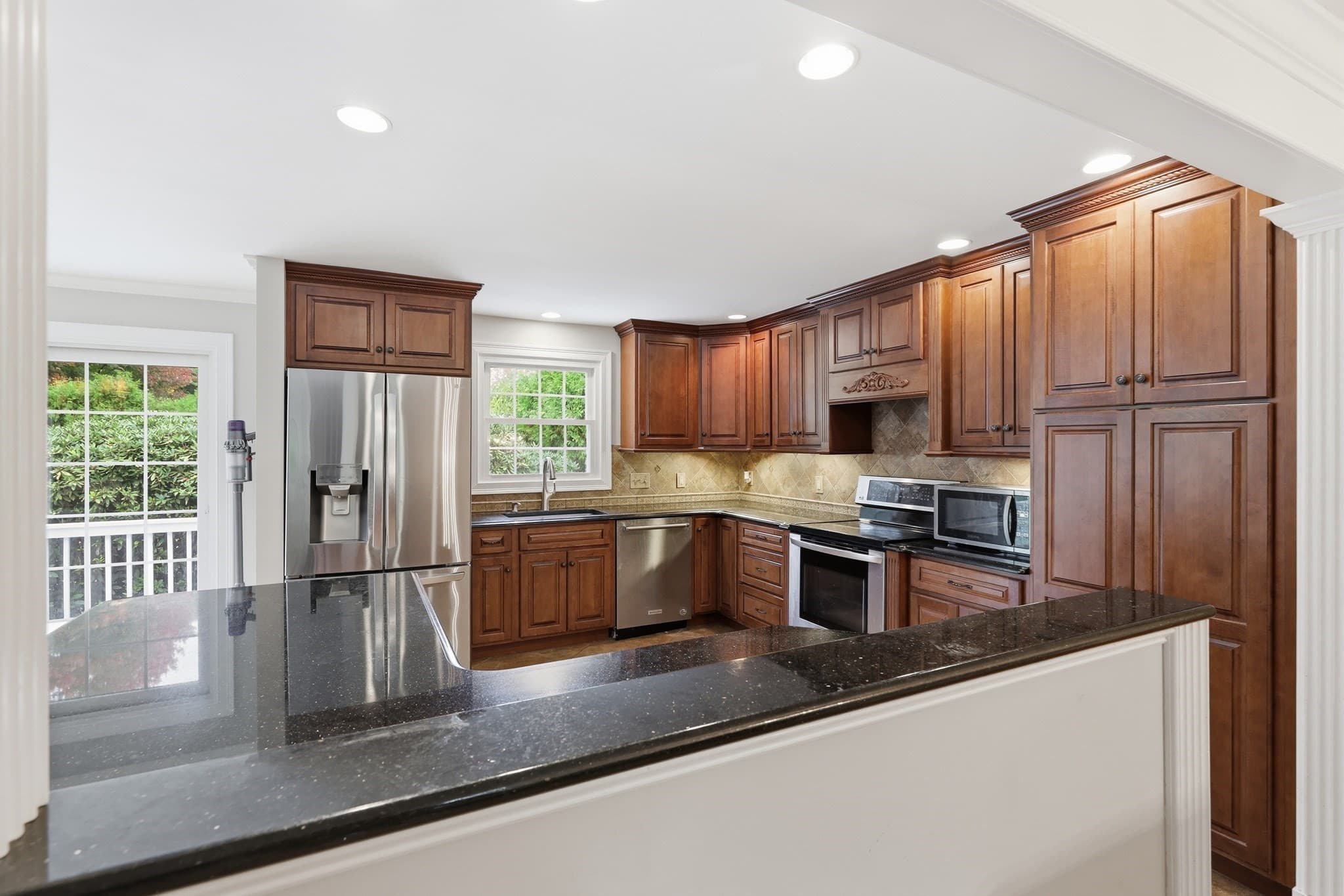 Single Family Residence at 684 Maple Rd, Longmeadow MA 01106, photo 14 of 42