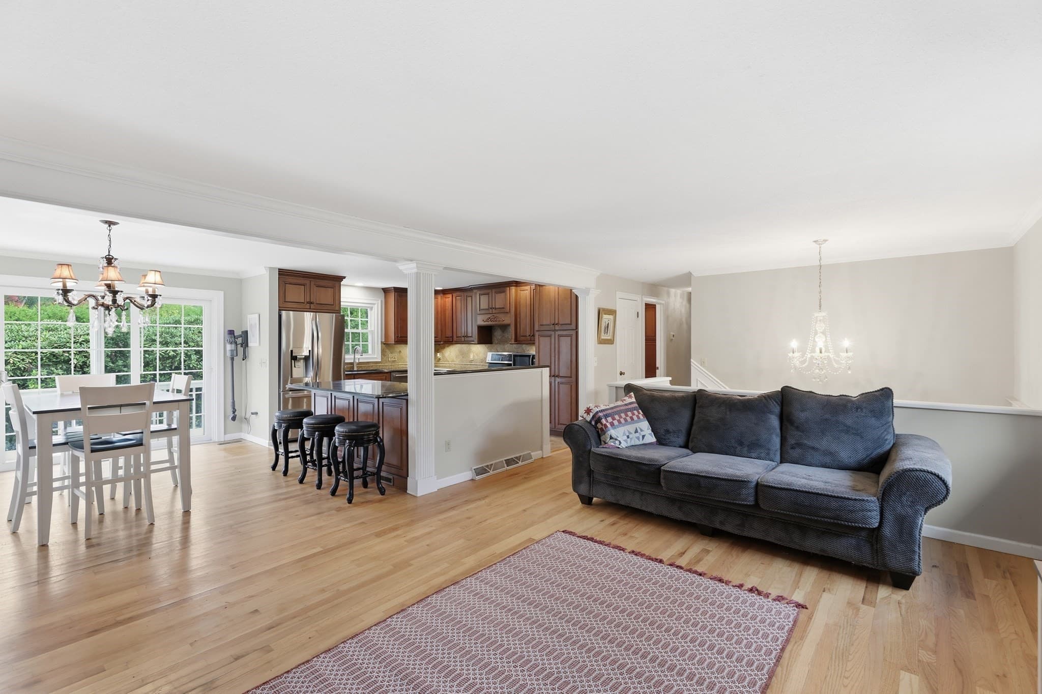 Single Family Residence at 684 Maple Rd, Longmeadow MA 01106, photo 8 of 42