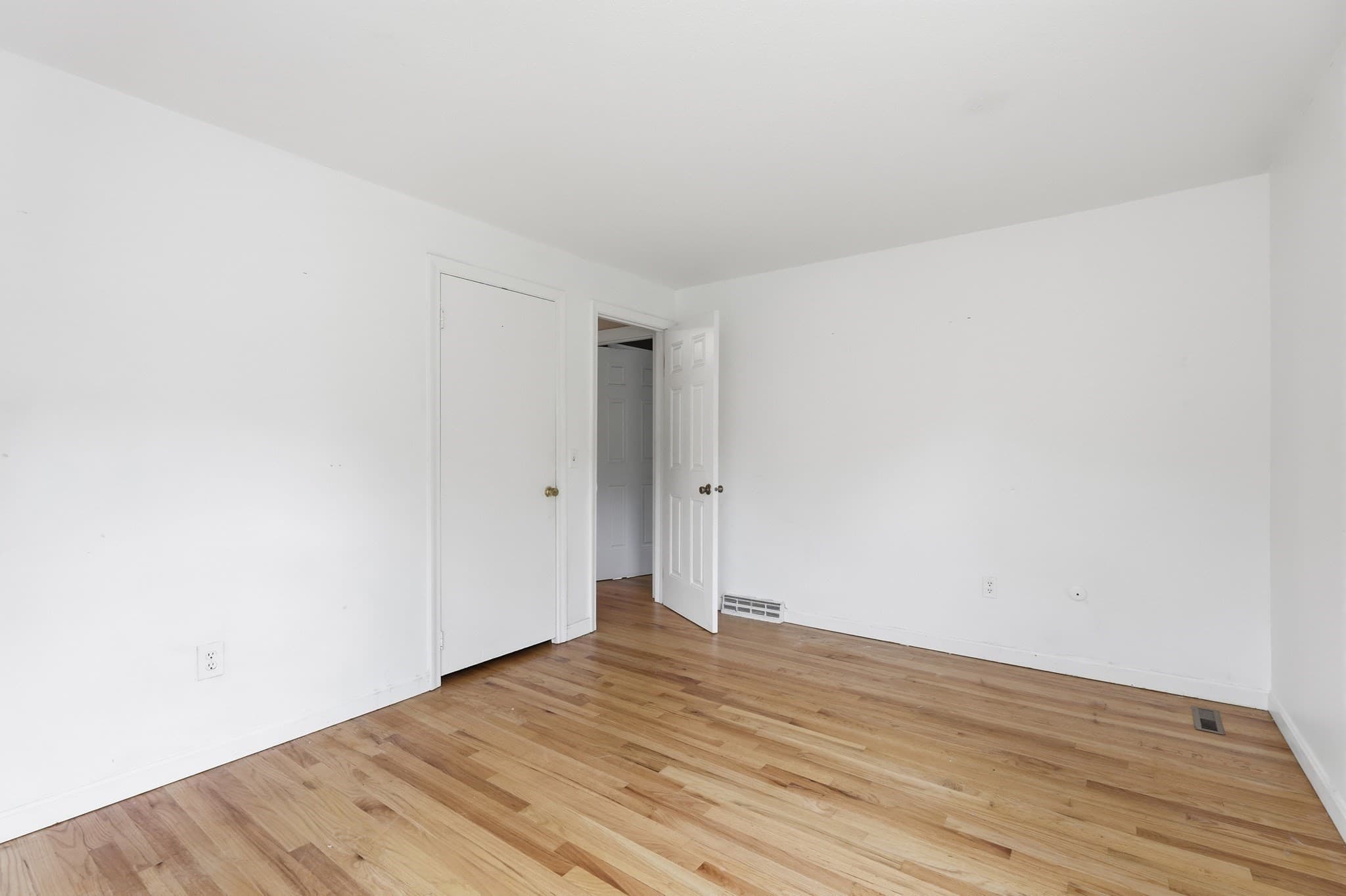 Single Family Residence at 684 Maple Rd, Longmeadow MA 01106, photo 21 of 42