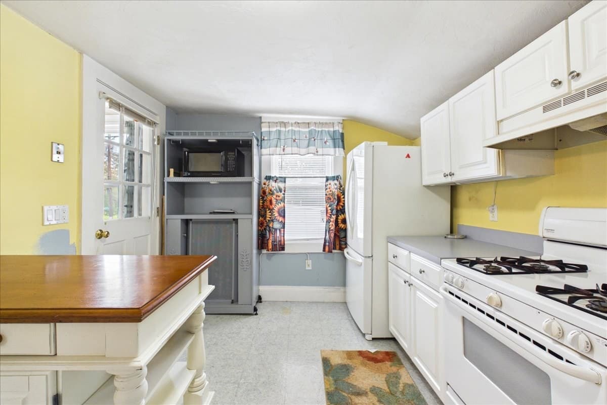 Single Family Residence at 140 Lake St, Weymouth MA 02189, Weymouth, photo 17 of 40