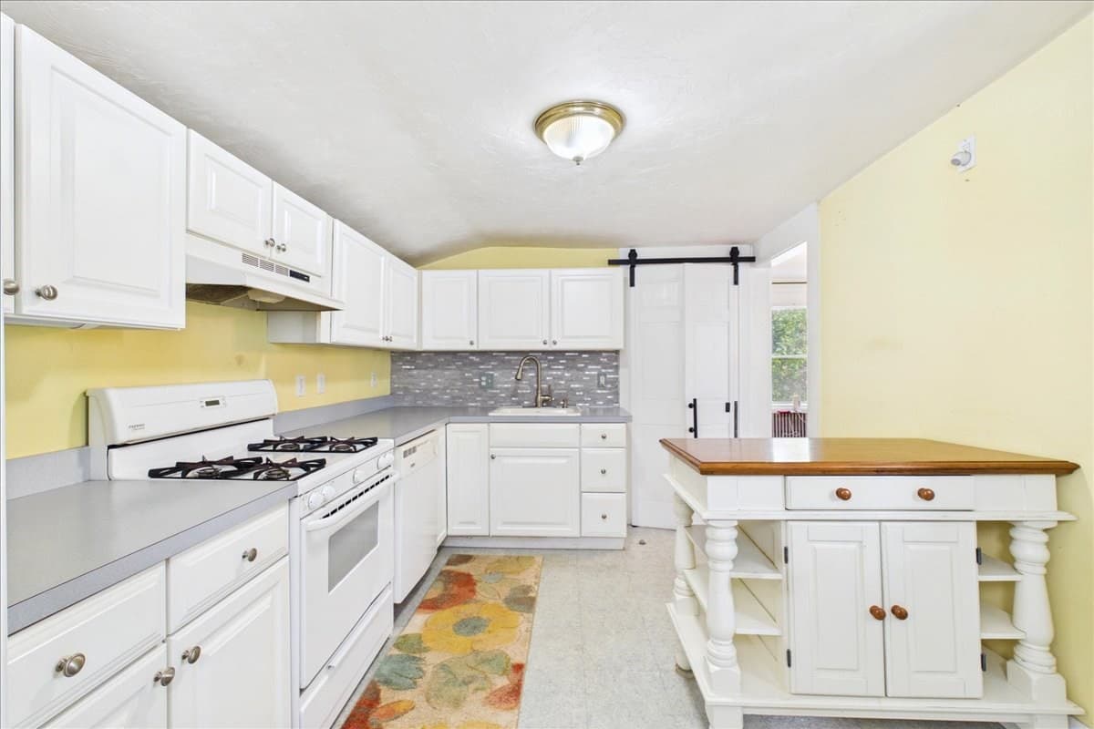 Single Family Residence at 140 Lake St, Weymouth MA 02189, Weymouth, photo 16 of 40