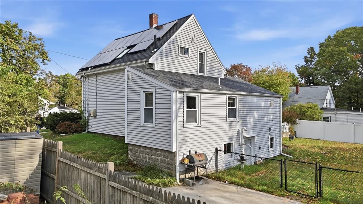 Single Family Residence at 140 Lake St, Weymouth MA 02189, Weymouth, photo 5 of 40