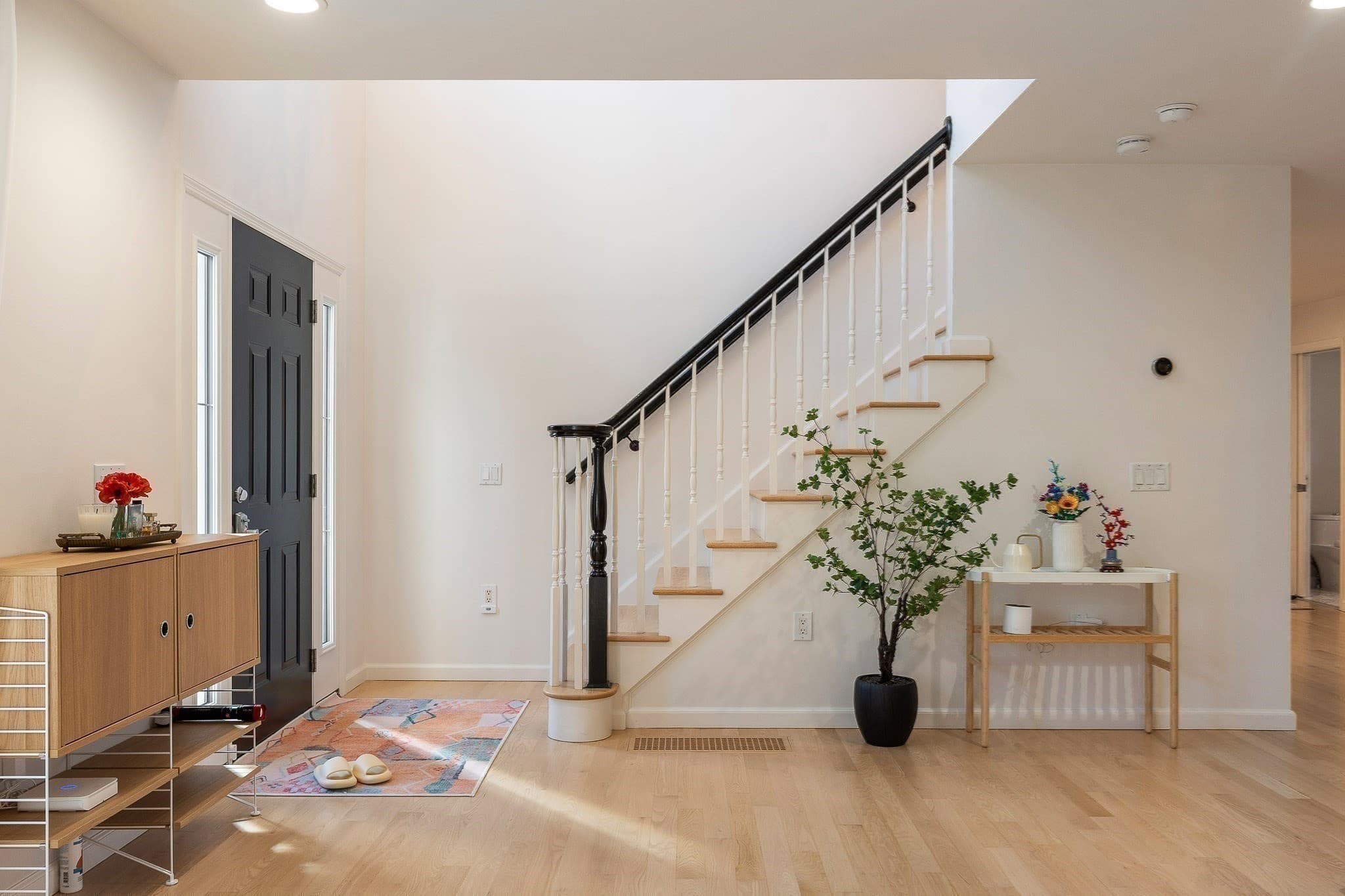 Single Family Residence at 12 Silvermine Road, Woburn MA 01801, photo 4 of 28