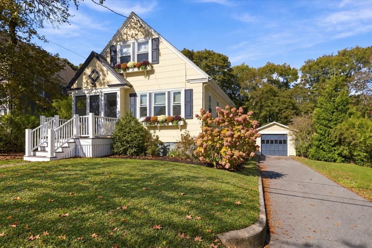 82 Manatee Rd, Hingham MA 02043