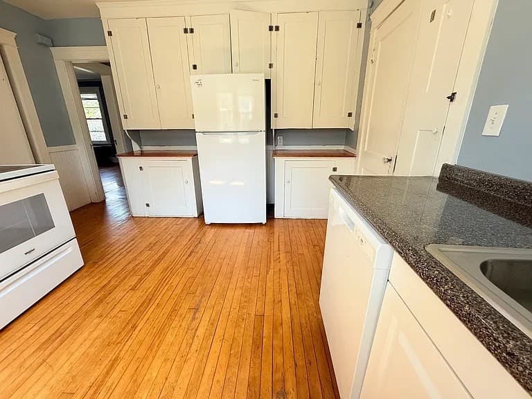 Attached (Townhouse/Rowhouse/Duplex) at 58 Longfellow Rd # 1, Worcester MA 01602, photo 2 of 2