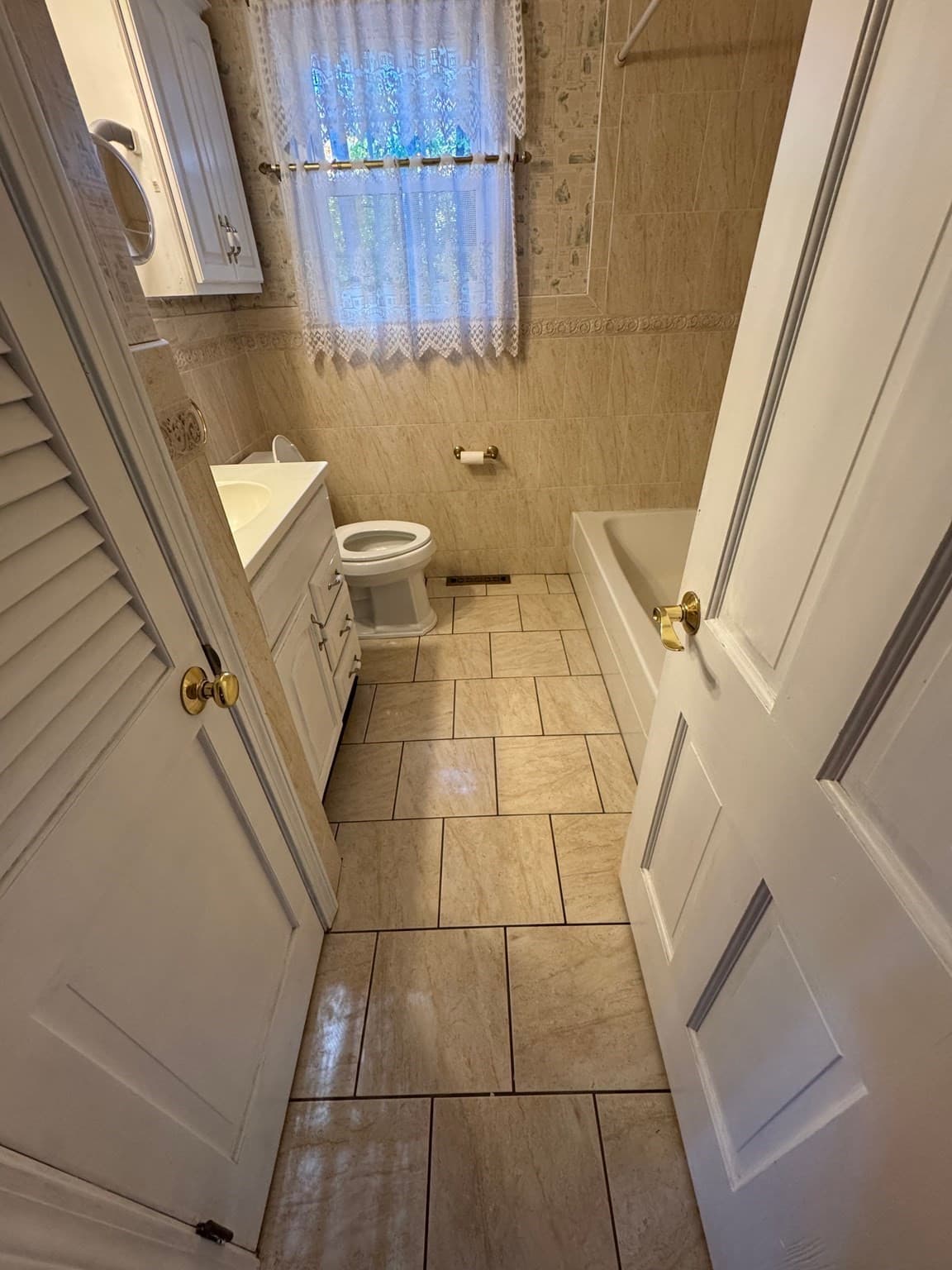 Single Family Residence at 5 Tyson Rd, Franklin MA 02038, Franklin, photo 7 of 19