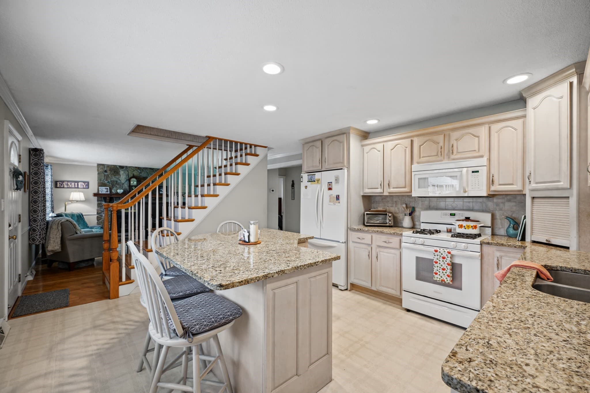 Single Family Residence at 420 Crandall Road, Tiverton RI 02878, photo 7 of 41