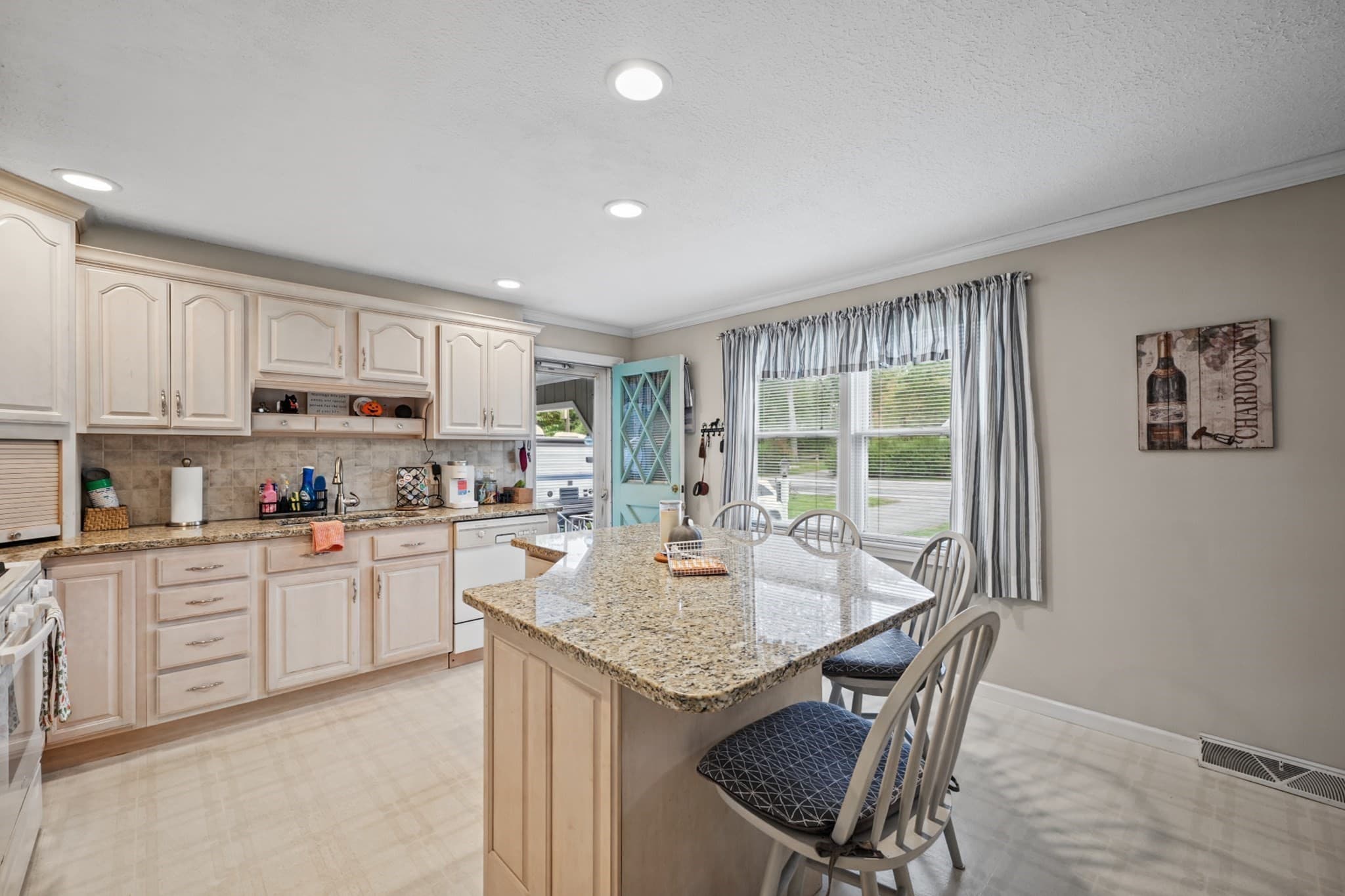 Single Family Residence at 420 Crandall Road, Tiverton RI 02878, photo 5 of 41