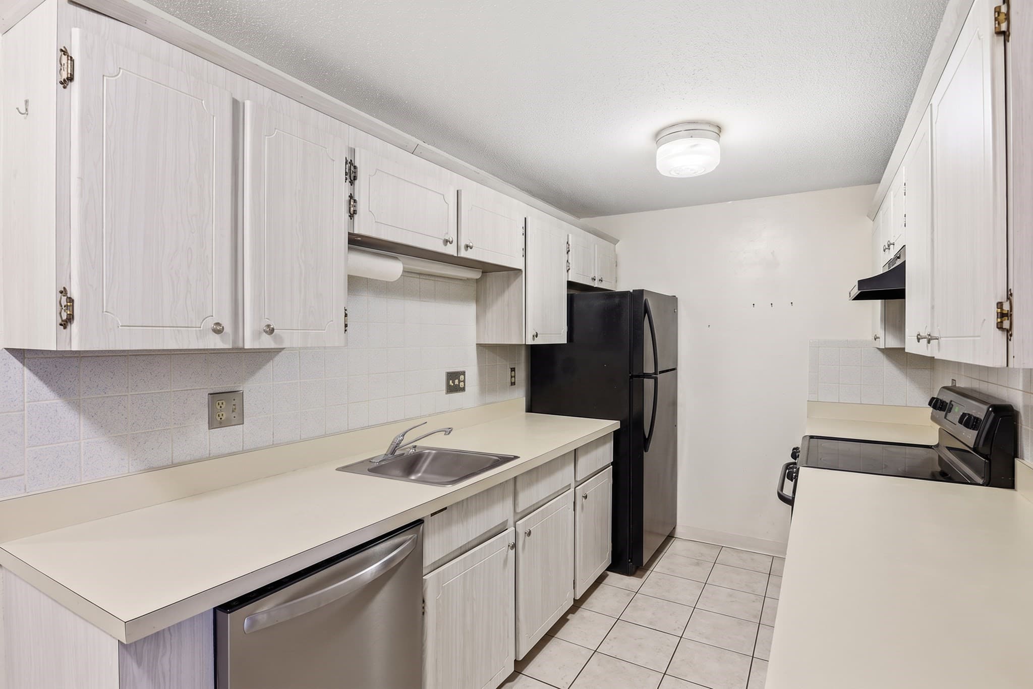Condominium at 6 Greenbriar Drive # 104, North Reading MA 01864, North Reading, photo 5 of 30