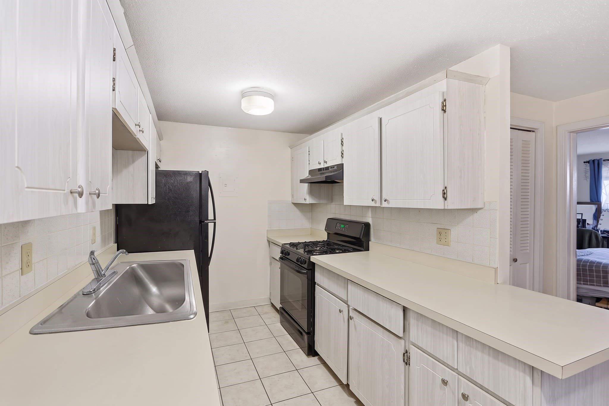 Condominium at 6 Greenbriar Drive # 104, North Reading MA 01864, North Reading, photo 4 of 30