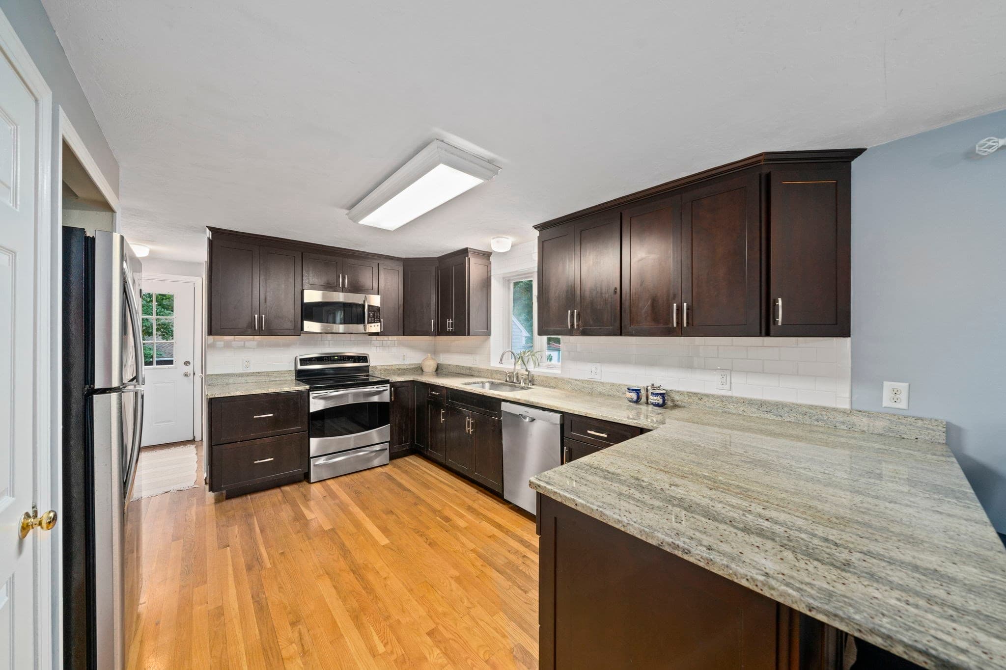Single Family Residence at 16 Beverly St, Quincy MA 02169, Quincy, photo 4 of 41