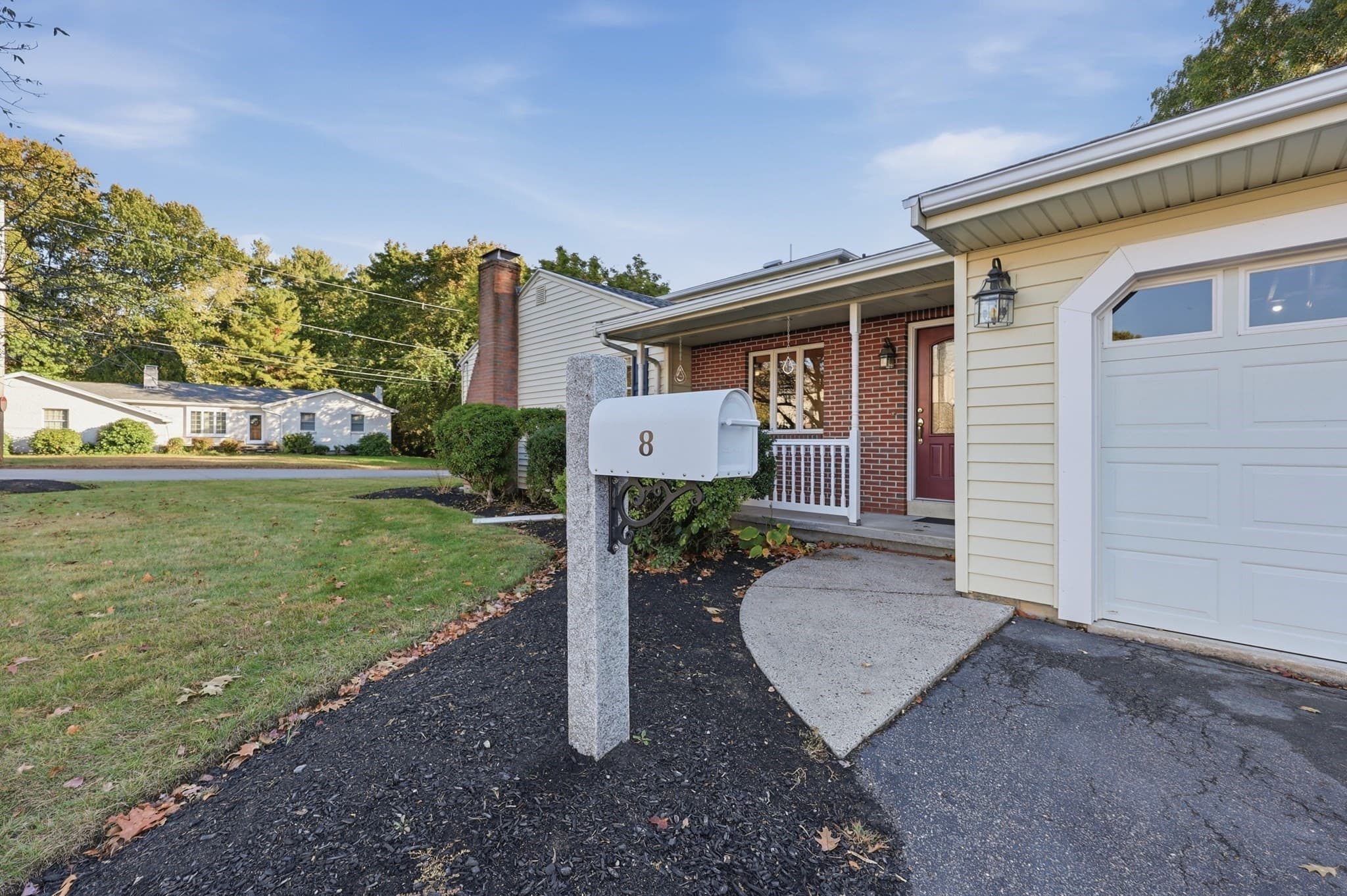 Single Family Residence at 8 Selwyn Rd, Peabody MA 01960, photo 2 of 38