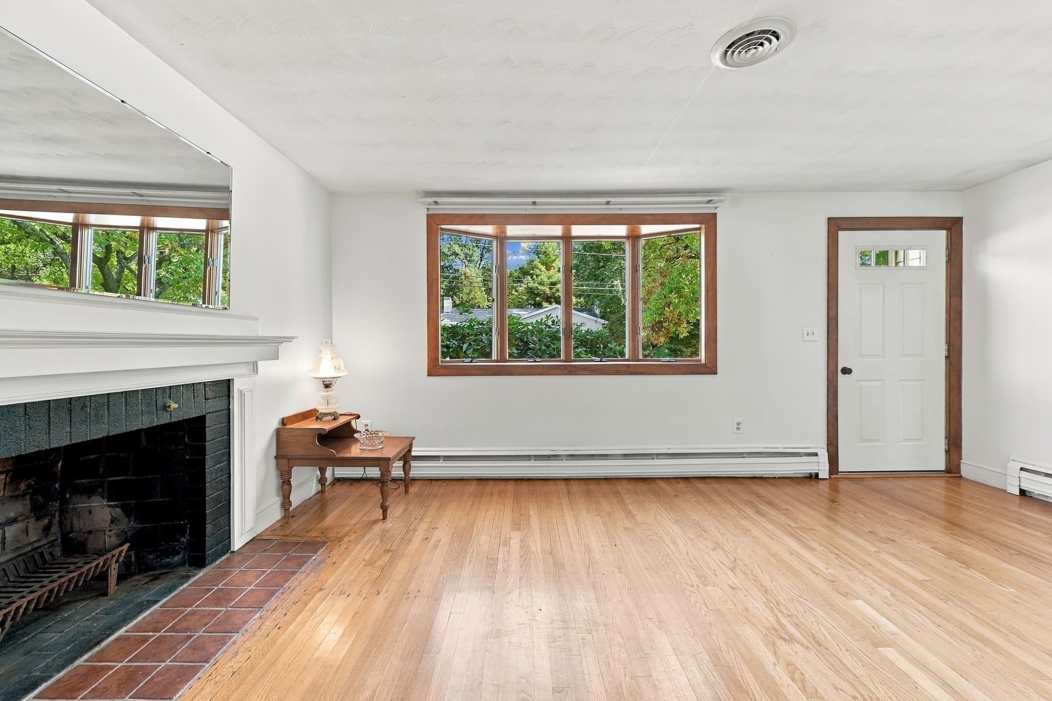 Single Family Residence at 8 Selwyn Rd, Peabody MA 01960, photo 12 of 38