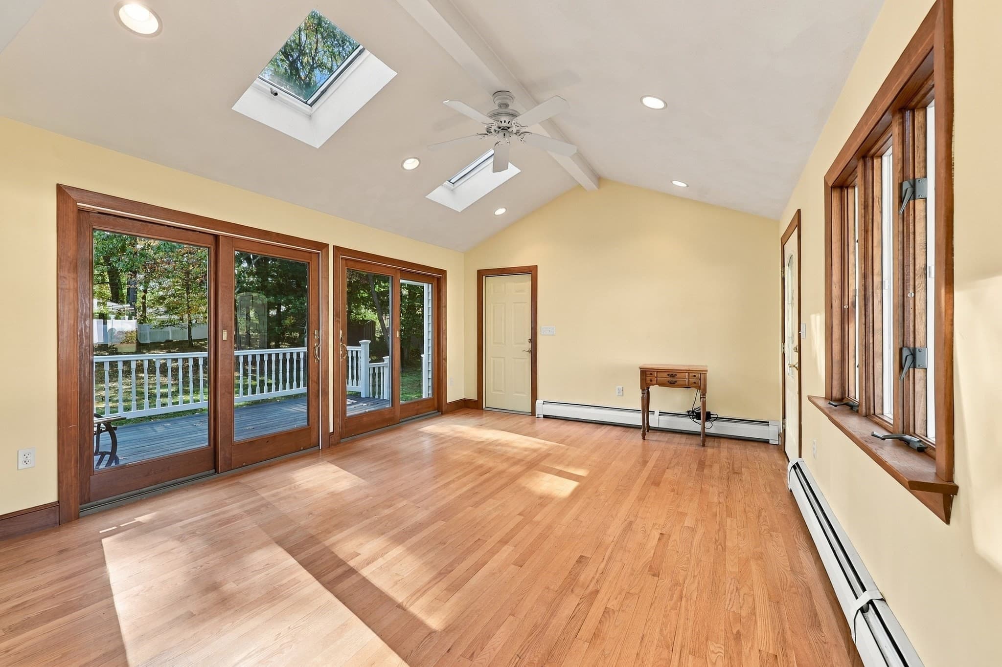 Single Family Residence at 8 Selwyn Rd, Peabody MA 01960, photo 4 of 38
