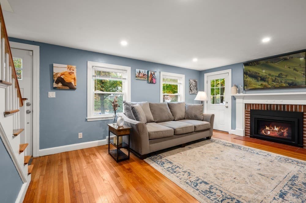 Single Family Residence at 172 Haverhill St, North Reading MA 01864, North Reading, photo 13 of 37
