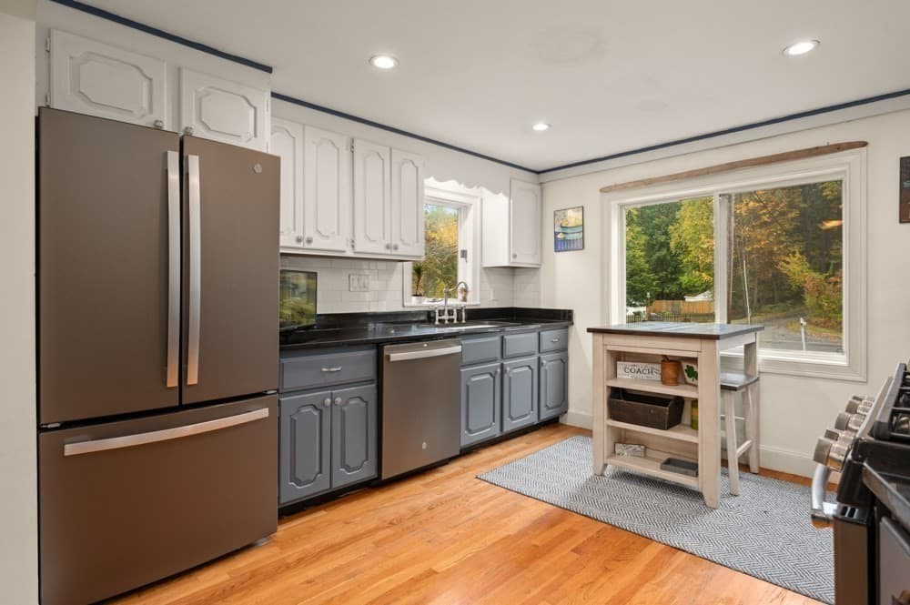 Single Family Residence at 172 Haverhill St, North Reading MA 01864, North Reading, photo 5 of 37