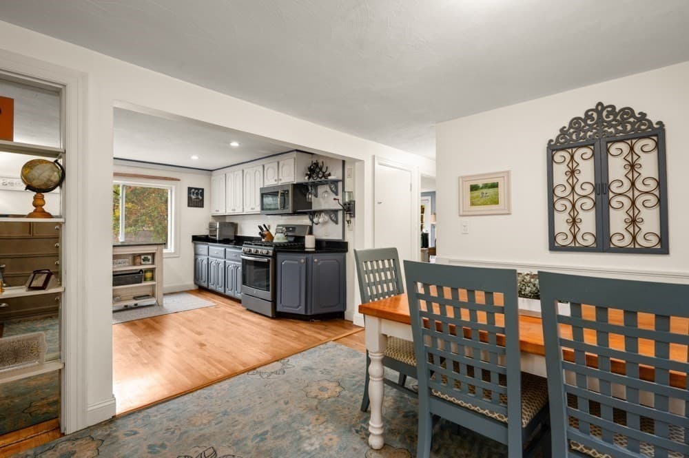 Single Family Residence at 172 Haverhill St, North Reading MA 01864, North Reading, photo 9 of 37
