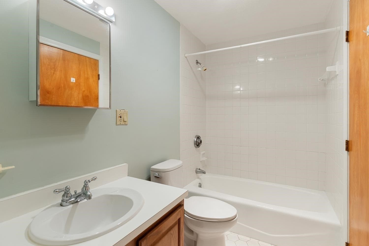Condominium at 400 Colonial Dr # 21, Ipswich MA 01938, photo 25 of 34