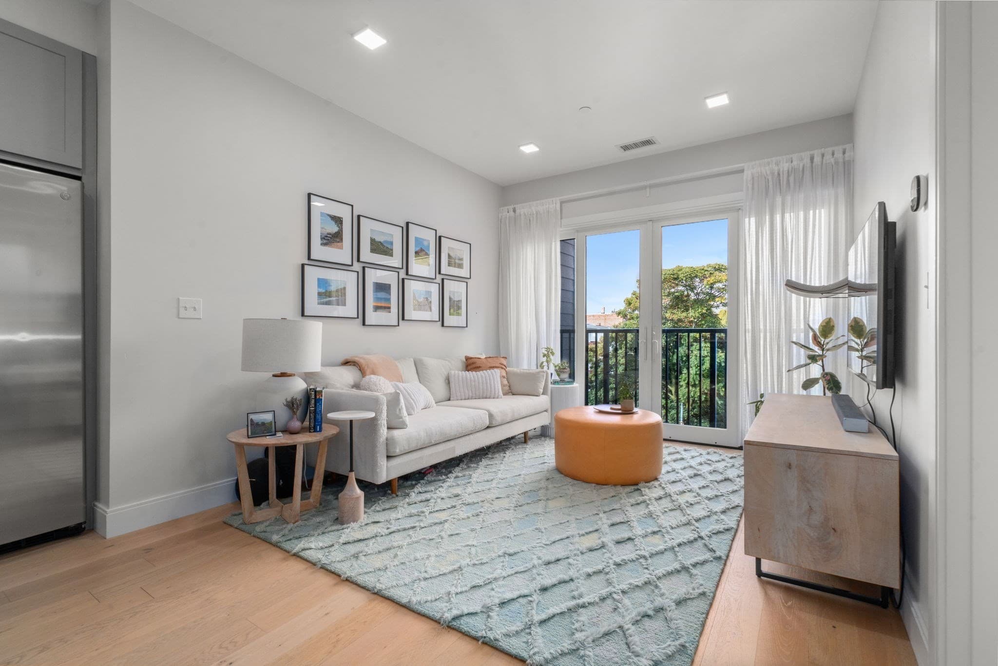 Condominium at 287 Maverick St # 309, Boston MA 02128, Boston, photo 3 of 19